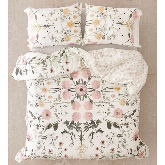 Urban Outfitters Other - Urban Outfiters Daniella Comforter